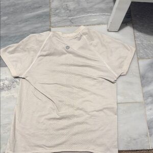 Lululemon Athletica Cream Short Sleeve Tee